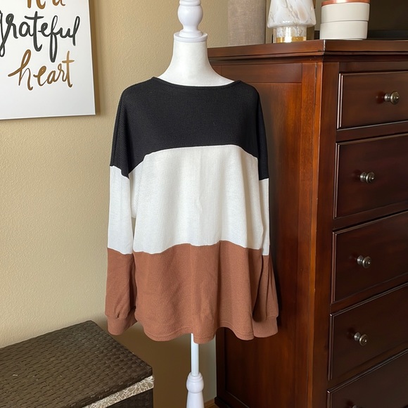 SHEIN Sweaters - SHEIN Long Sleeve Lightweight Tri-Color Sweater